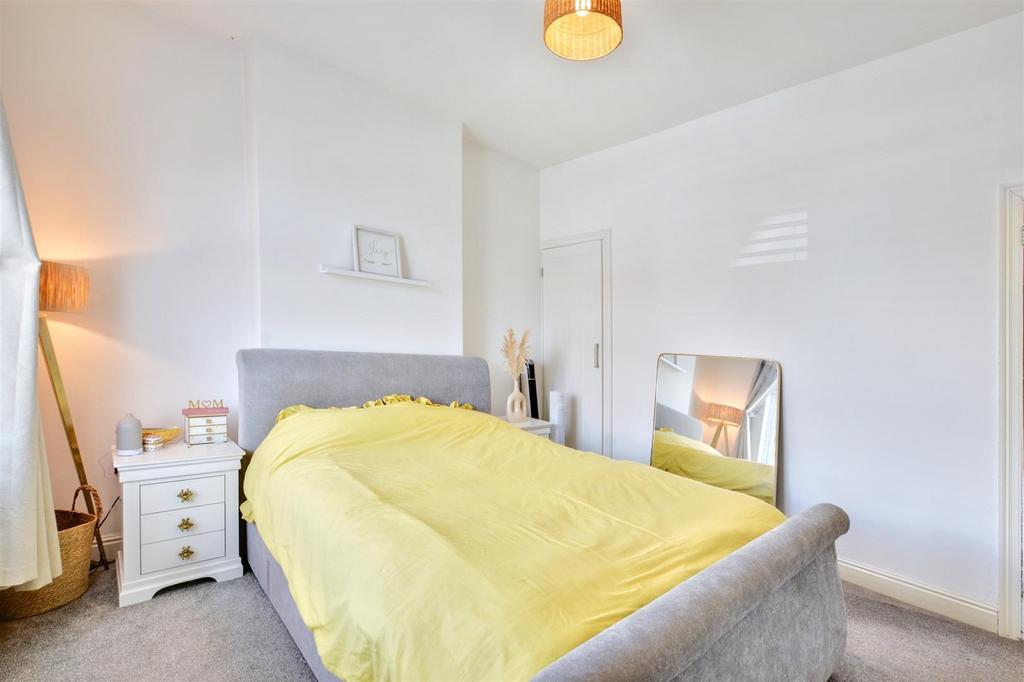 Bedroom 1 2.jpeg