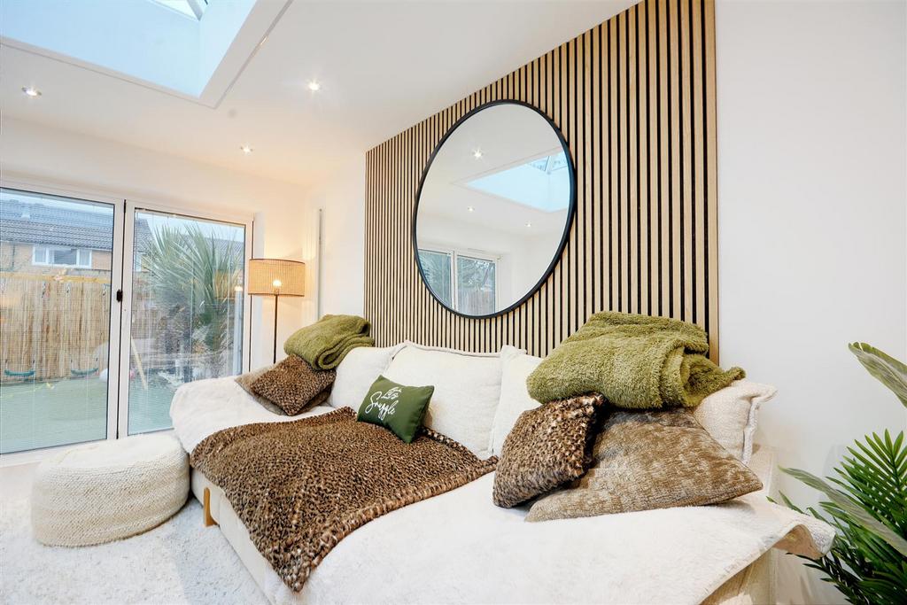 Lounge/Sitting Room