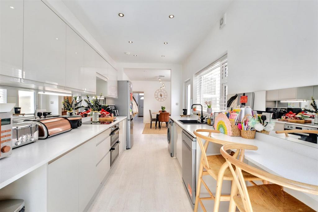 Kitchen 3.jpeg