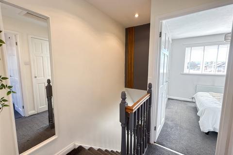 18 Broad Park, Gateshead, NE10 8HW