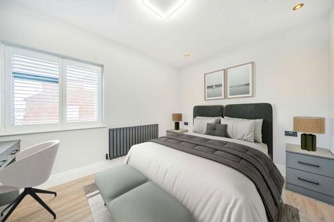 1 bedroom flat for sale, Streatham Road, Mitcham CR4