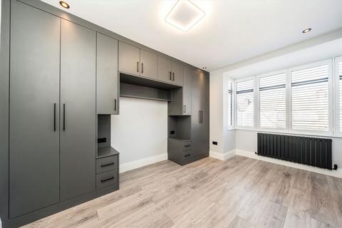 1 bedroom flat for sale, Streatham Road, Mitcham CR4