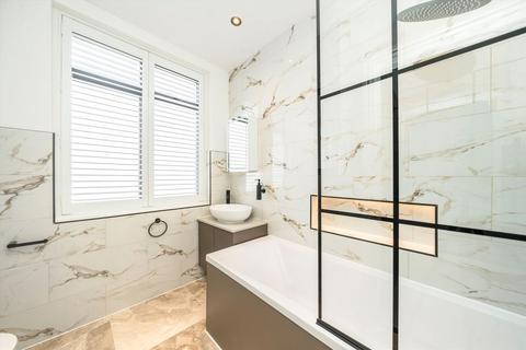 1 bedroom flat for sale, Streatham Road, Mitcham CR4