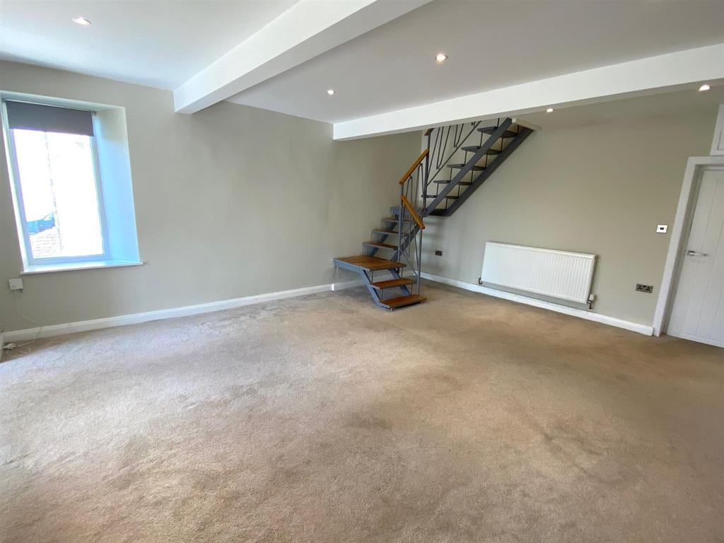 Bramleys Estate Agents - Hall Lane, Kirkburton (3)