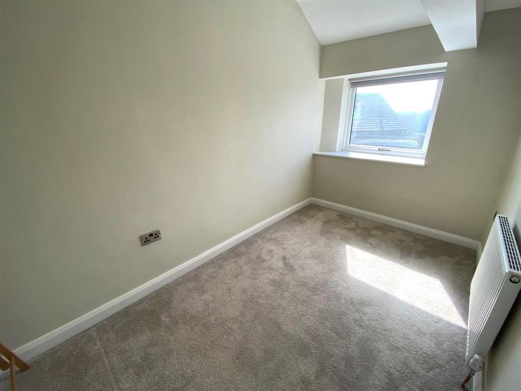 Bramleys Estate Agents - Hall Lane, Kirkburton (13