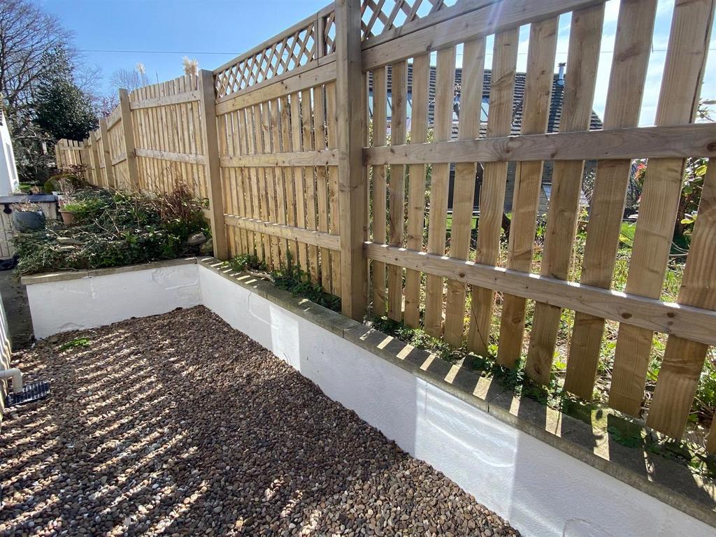 Bramleys Estate Agents - Hall Lane, Kirkburton (9)