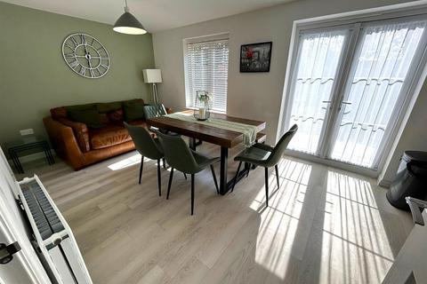 4 bedroom detached house to rent, Holly Pond Court, Yarm