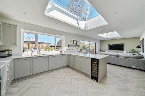 4 bedroom detached bungalow for sale, Rownhams Lane, North Baddesley SO52