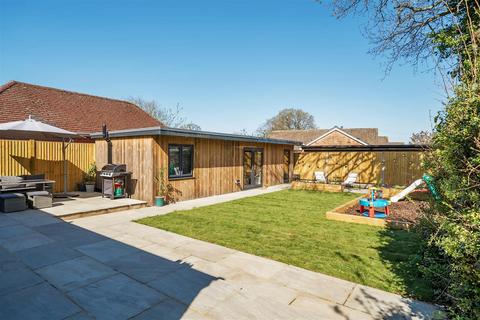 4 bedroom detached bungalow for sale, Rownhams Lane, North Baddesley SO52