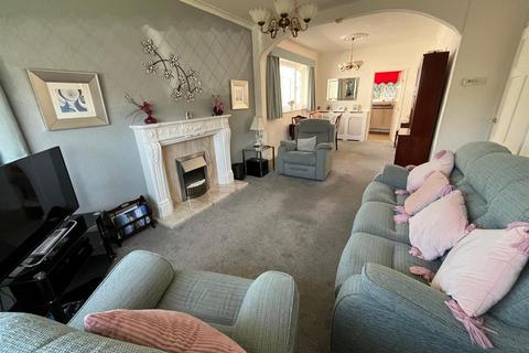 2 bedroom detached bungalow for sale, Hillary Avenue, Ashton-Under-Lyne OL7