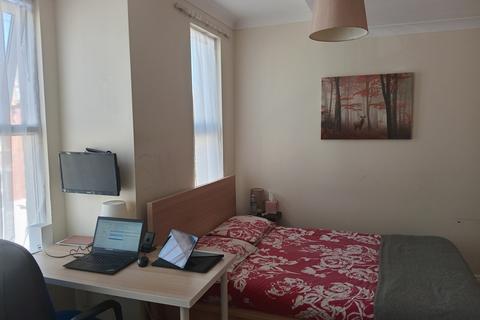 1 bedroom in a house share to rent, Tottenham, N17