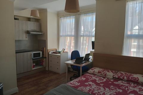 1 bedroom in a house share to rent, Tottenham, N17