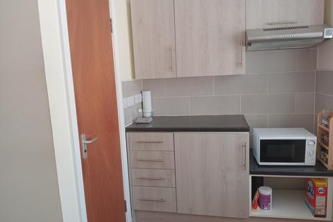 1 bedroom in a house share to rent, Tottenham, N17