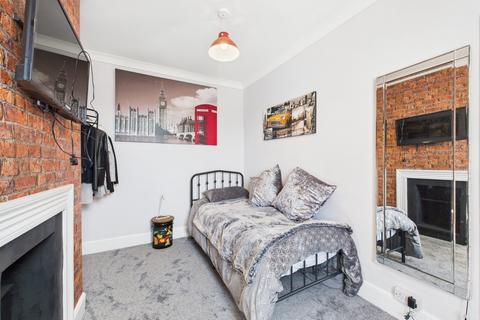32 Tuffley Avenue, Gloucester, GL1 5LX