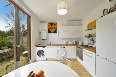 3 bedroom flat for sale, Holland Road, Kensal Rise, London