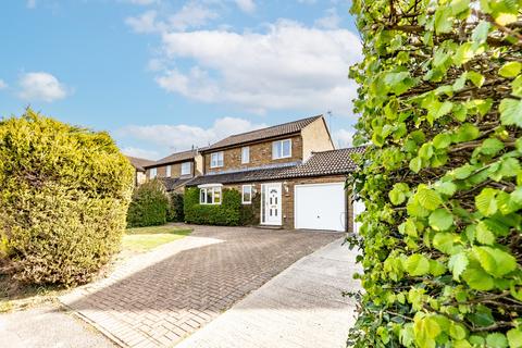 42 Corbett Road, Carterton, OX18 3LE