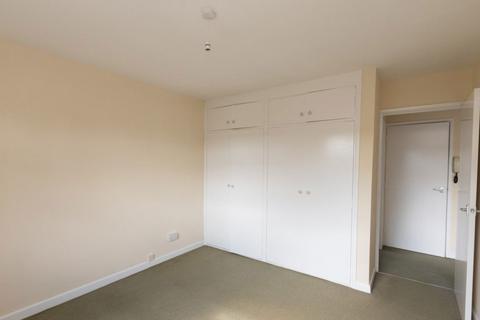 2 bedroom flat to rent, Pascoe Court, Chichester