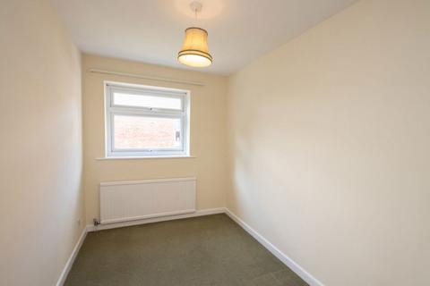 2 bedroom flat to rent, Pascoe Court, Chichester