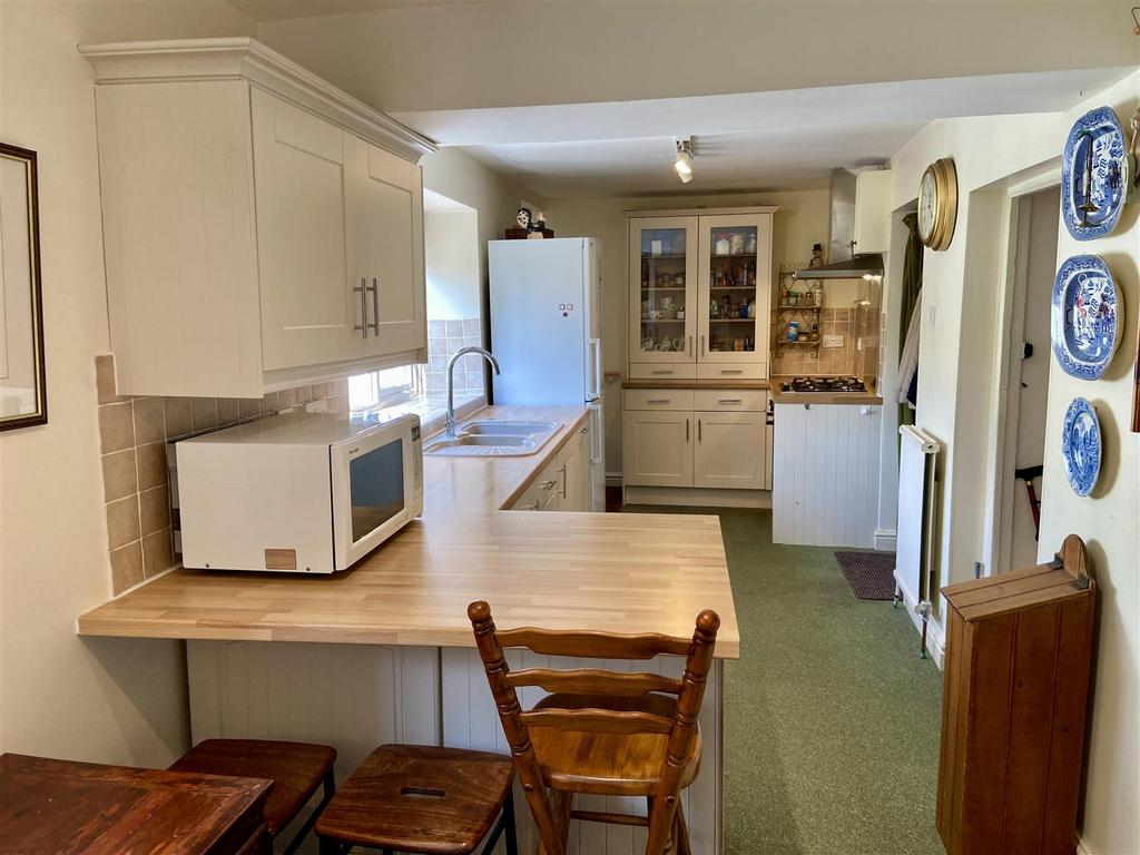 Kitchen (2).JPEG