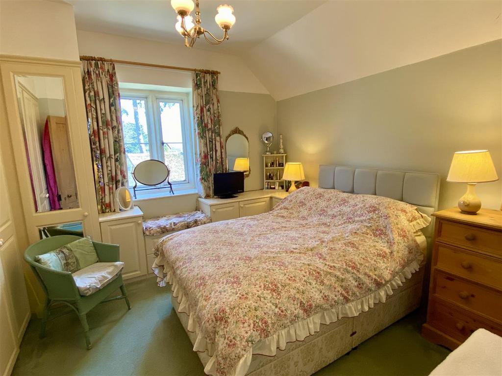 Bedroom 1.JPEG
