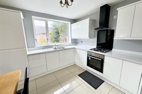4 bedroom semi-detached house to rent, Runcorn Avenue, Stockton-On-Tees