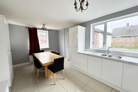 4 bedroom semi-detached house to rent, Runcorn Avenue, Stockton-On-Tees