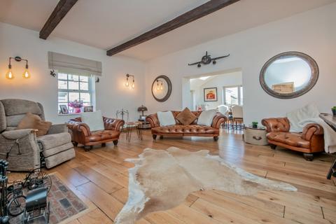 4 bedroom barn conversion for sale, Knowles Lane, Gomersal, West Yorkshire, BD19