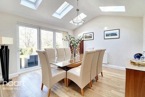 3 Rag Hill Close, Tatsfield, Westerham, TN16 2LR