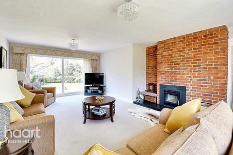 3 Rag Hill Close, Tatsfield, Westerham, TN16 2LR
