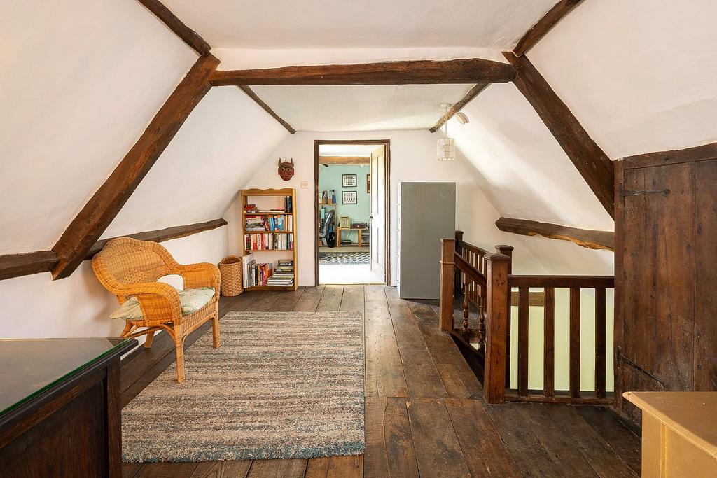 2nd Floor Landing