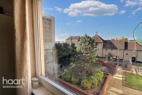 undefined, Royal Crescent, Newbury Park