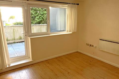 1 bedroom flat to rent, Rosemoor House, London W13