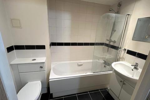 1 bedroom flat to rent, Rosemoor House, London W13