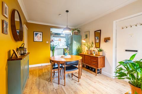 undefined, Leeds, Leeds LS8