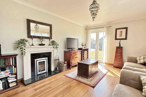 4 bedroom detached house for sale, Meadow Way Ringwood, BH24 1RY