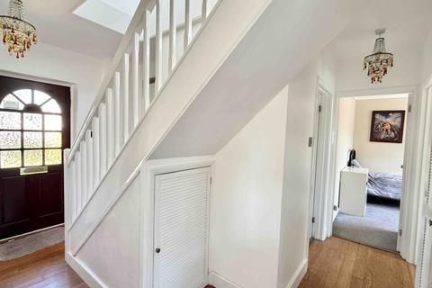4 bedroom detached house for sale, Meadow Way Ringwood, BH24 1RY