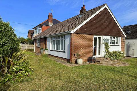 4 bedroom detached house for sale, Meadow Way Ringwood, BH24 1RY