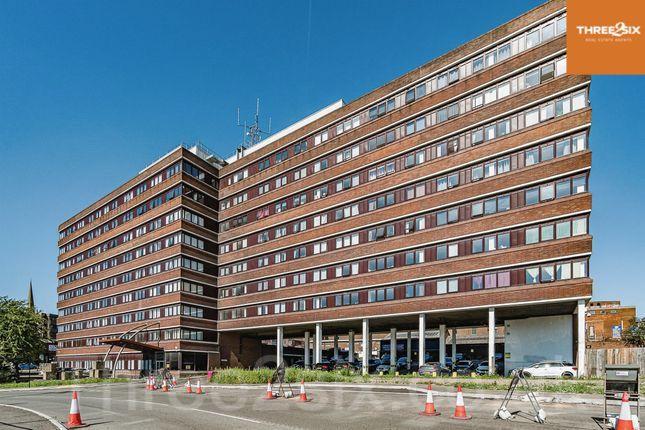 Beautifully Furnished City Centre Apartment With