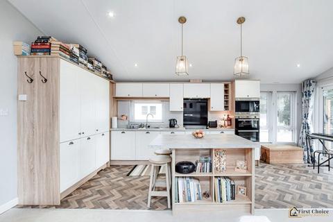 2 bedroom park home for sale, Marlee Gardens -Stunning Front-Row Park Home with Breath taking Loch Views