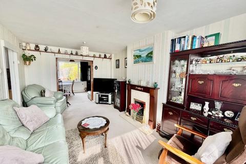 3 bedroom semi-detached house for sale, East Bank, Selsey