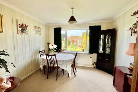 3 bedroom semi-detached house for sale, East Bank, Selsey