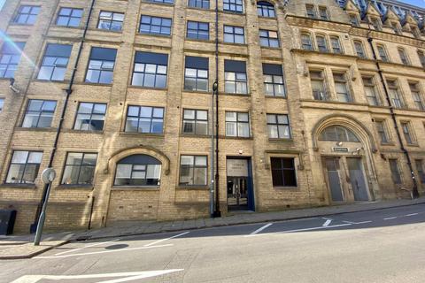 Studio for sale, East Parade, Bradford, West Yorkshire, BD1