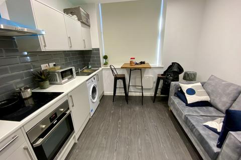 Studio for sale, East Parade, Bradford, West Yorkshire, BD1