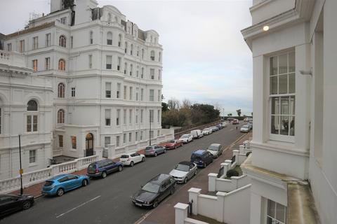2 bedroom flat to rent, Silverdale Road, Eastbourne BN20