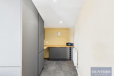 2 bedroom apartment to rent, 301 Friary House, Southgate Street