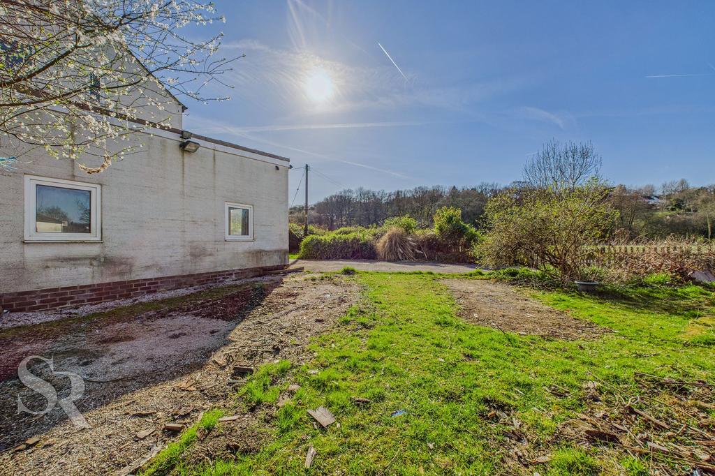 Rear Garden and Side Aspect