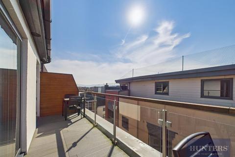2 bedroom apartment to rent, Southgate Street, Gloucester