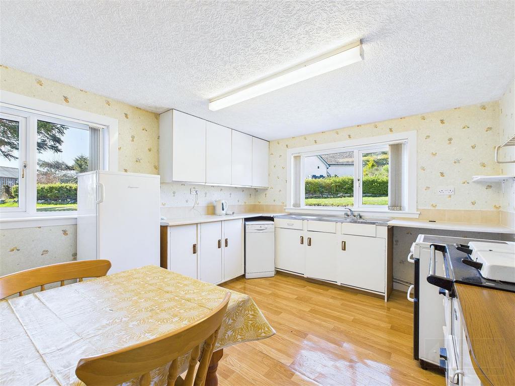 Kitchen / Dining