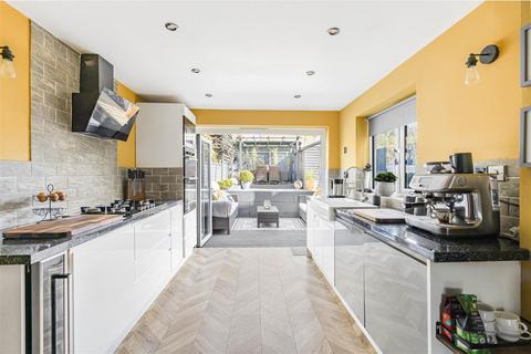 37 Barton Grove, Kedington, Haverhill, CB9 7PT