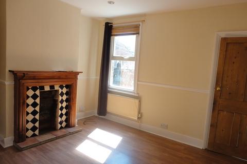 3 bedroom end of terrace house to rent, 3 Bedroom End of Terraced House - Ridgmount Street, BEDFORD